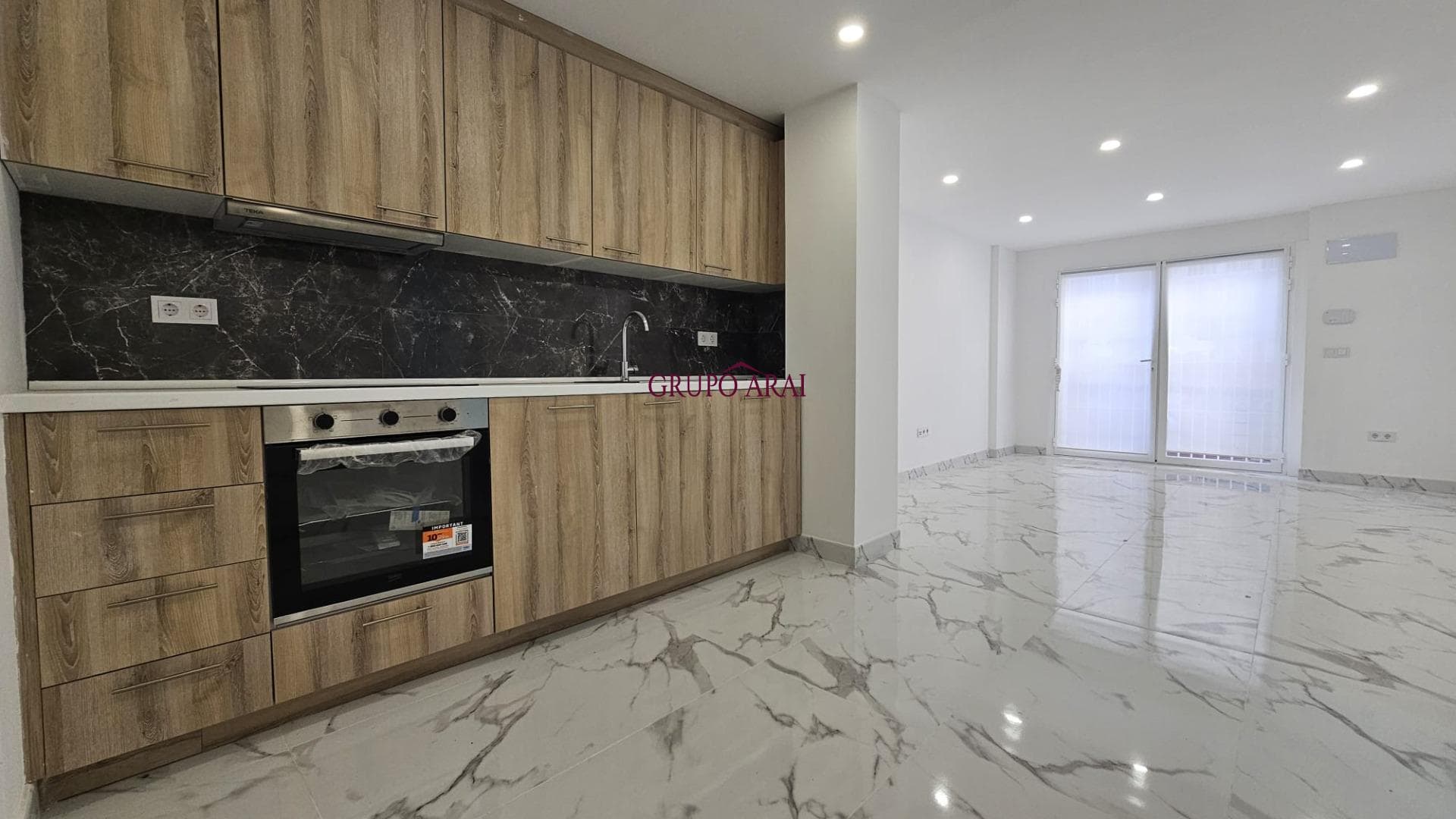 Planta baja nueva a estrenar junto a la Playa de los Náufragos – Torrevieja