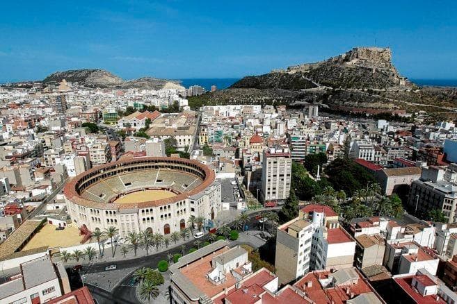 🏢 OPORTUNIDAD DE INVERSIÓN EN ALICANTE | EDIFICIO REHABILITADO CON GRAN POTENCIAL DE RENTABILIDAD