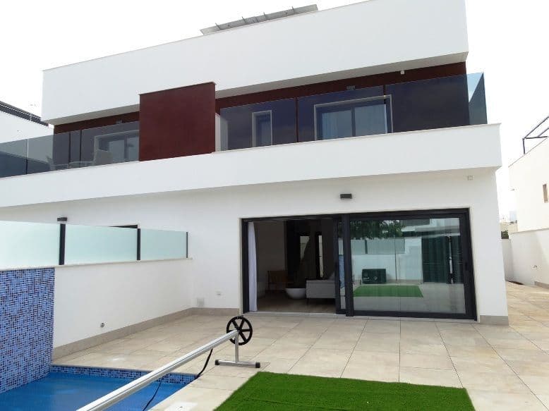 Chalet en Zona Pueblo