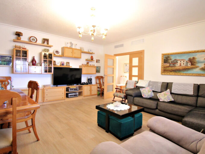 Se vende fantastico chalet con terreno en el Moralet de 5 dormitorios y 3 baños