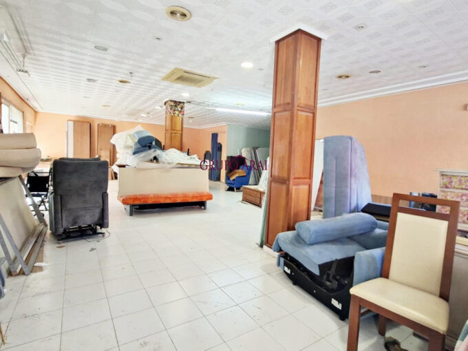 Local de 146 m² en Novelda con gran potencial para vivienda o inversión