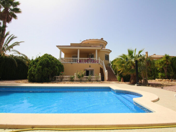 Exclusivo chalet independiente con licencia turística en Valle del Sol (Muchamiel)